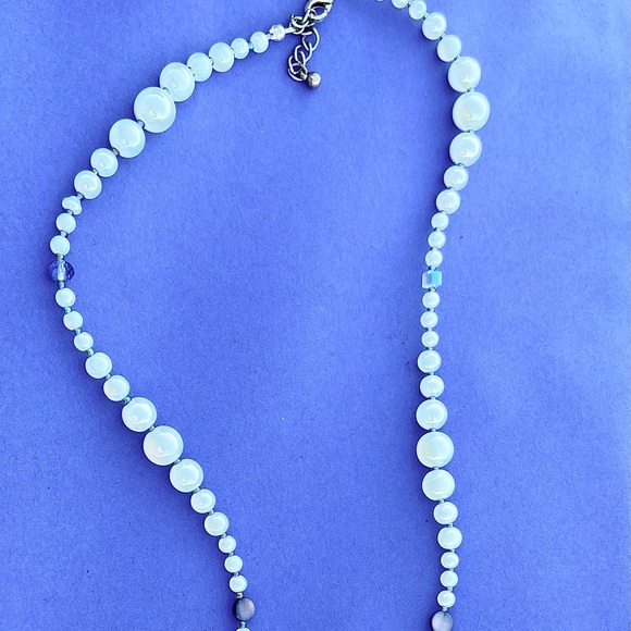 Handmade white and gray necklace - Picture 6 of 6